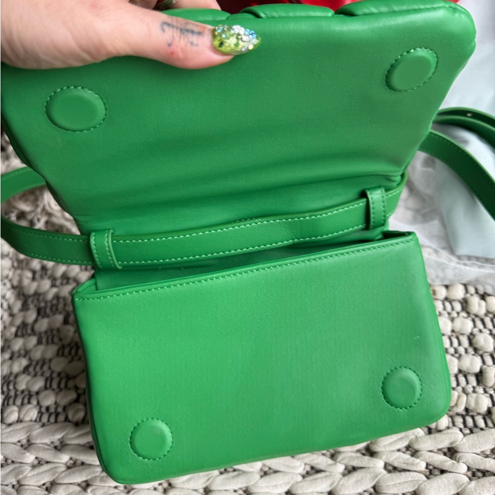 JW PEI Green Quilted Puffy Crossbody Bag - Picture 11 of 15